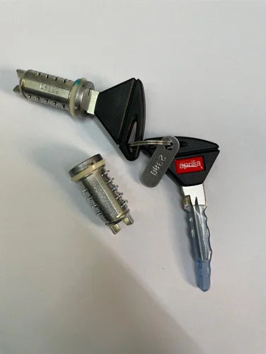 APRILIA LOCK SET "SET OF 2"